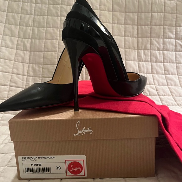 NEVER WORN Christian Louboutin Super Pump with dust covers and box. - Picture 2 of 7